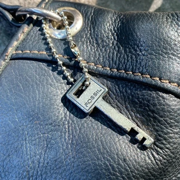 Vintage Fossil leather shoulder bag - Picture 2 of 9